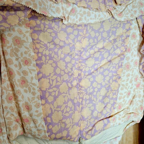 White/Pink/Purple/Peach Olivaceous Long Sleeve Floral Ruffle Crop Top Size Small - Picture 6 of 9